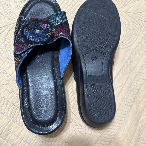 Spring Step Black and Blue Sandals with Geometric Design - Picture 5 of 7